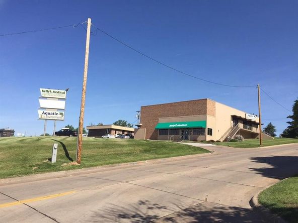 730 E Kimberly Rd, Davenport, IA 52807